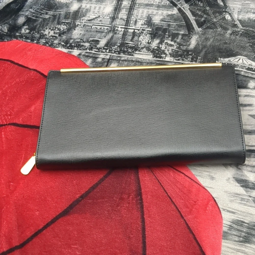 Vince camuto leather clutch